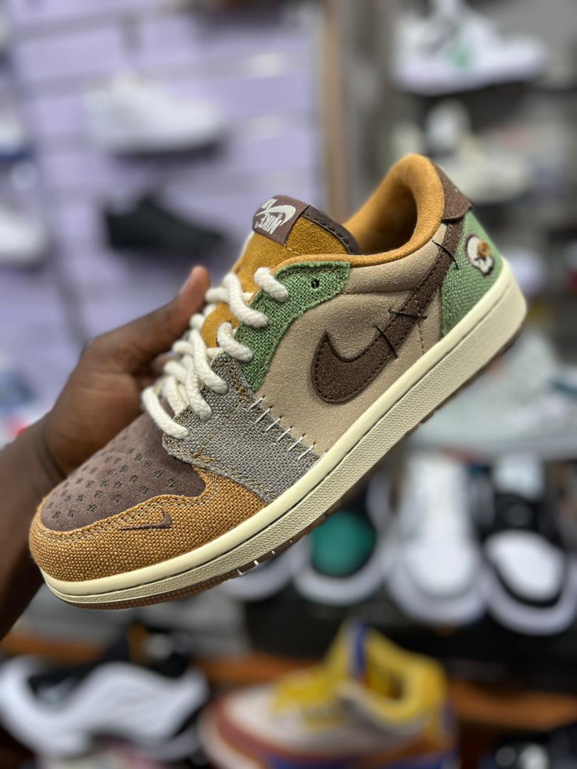 mulindwa872's tweet photo. Welcome back from work .
Get your original sneakers at Affordable prices 0702578351 https://t.co/EFjKJihq5e