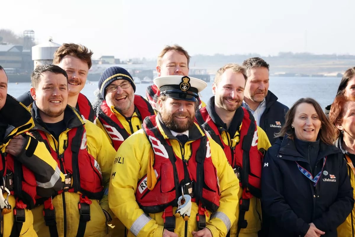 Could you be part of the next generation of lifesavers? We're recruiting for operational crew for both our lifeboats. Do you live in North Shields or Tynemouth, are under the age of 55 and have some time to give to your local community? volunteering.rnli.org/vacancy/alb-an…