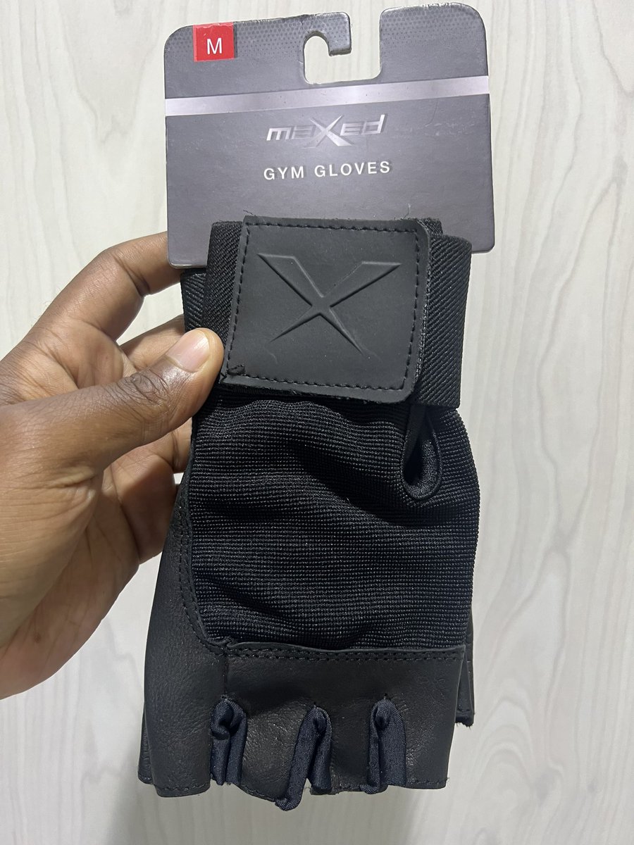 FitEdgeMalawi's tweet photo. Give your workouts that Extra Edge with these secure, durable and High-Quality Gym Gloves that will support you whilst lifting, cycling, or any other workout.

Available for K35,000
Contact: +265999826290 to get yours today! 

#FitEdge
#PursueTheEdge 
#GymGloves https://t.co/U8YNHqAjYf