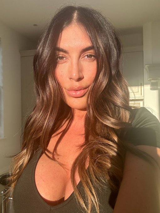 Watch Avakoxxx18+Official's leaked NSFW photo on TwXstars