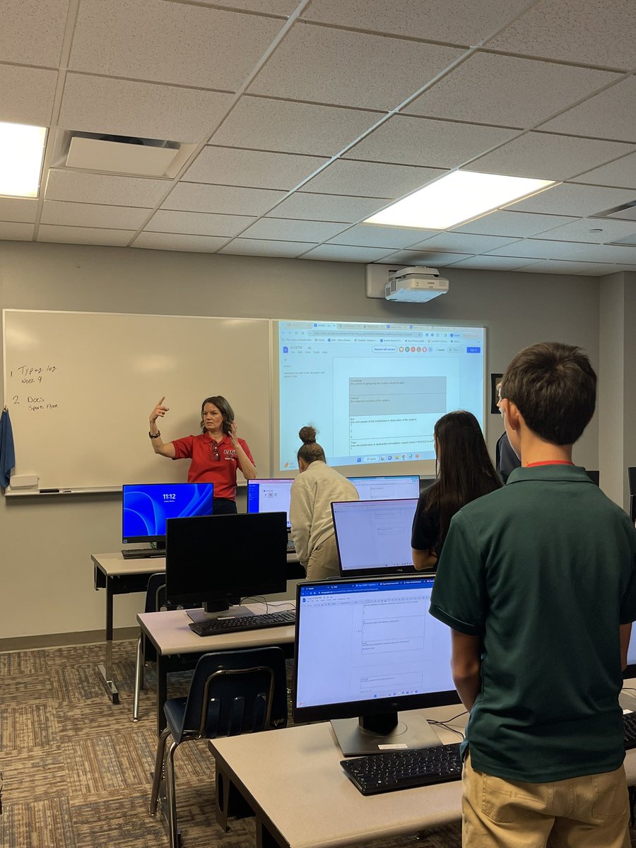 The great <a href="/ellenksaltzman/">Ellen Saltzman</a> leading our 7th grade GT students @lmswmustangs!