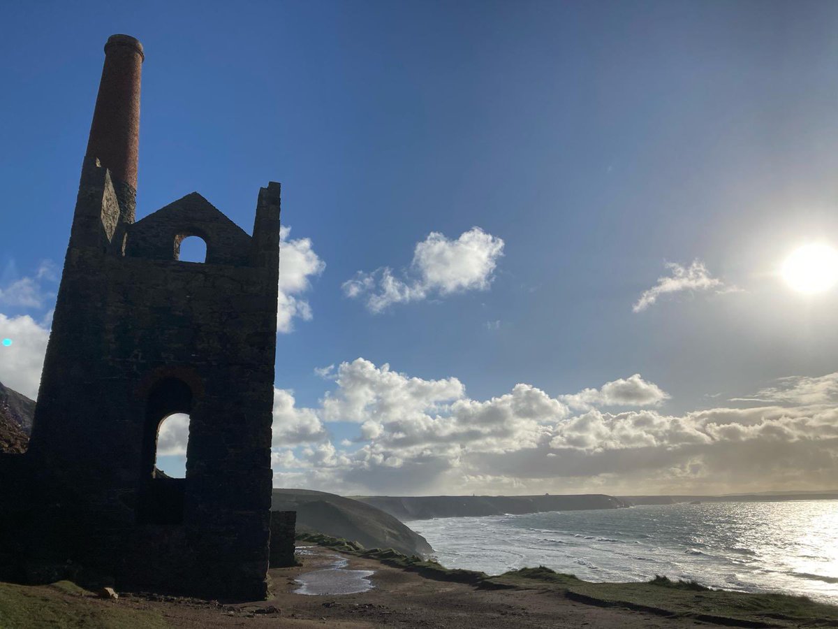 Gool Perran Lowen! #HappyStPiransDay 😊 #Cornwall ☀️