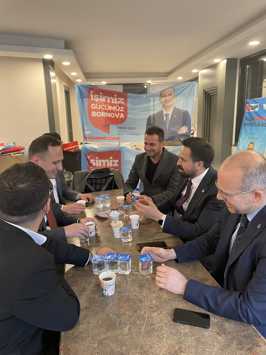 CHP Bornova Belediye Başkan Adayı Ömer Bey’e babasının rahatsızlanmasından dolayı geçmiş olsun ziyaretinde bulunduk. Nazik misafirperverlikleri için Ömer bey ve ekibine teşekkür ederiz.

#deva #devapartisii̇zmir #devapartisi