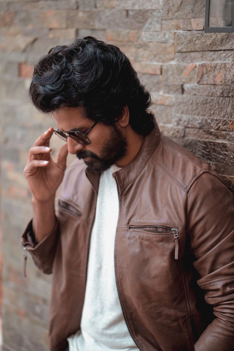 naniskshines's tweet photo. so flawless 🤎
@Siva_Kartikeyan 
.
.
.
.
(🏷)TAGS:
#sivakarthikeyan #sk #kollywood https://t.co/wVltkoHsAI