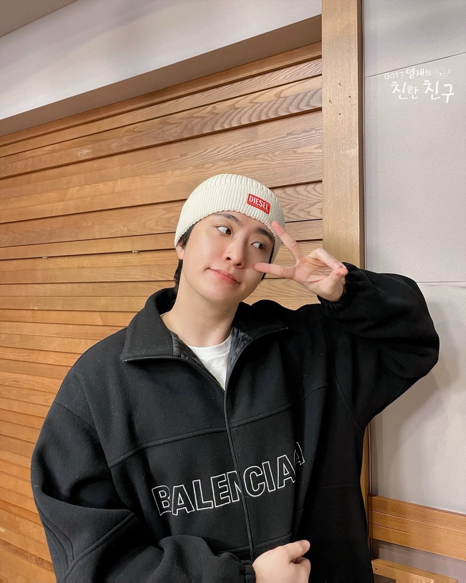 mbcbf_ever's tweet photo. 🦦친친🦦

달디와 오늘 혼자달에서 함께나눈 이야기는 추억의 음식 얘기! 
음식 얘기나 추억 얘기만 해도 꿀잼인데 그 둘이 합쳐지다니, 할말이 넘넘 많았다! 그쵸?! 🫶😉

#MBC #RADIO #GOT7영재의친한친구 #친한친구 #친친 #달친친 #달디 #GOT7 #갓세븐 #영재 #YOUNGJAE https://t.co/XxHiAyQtoF