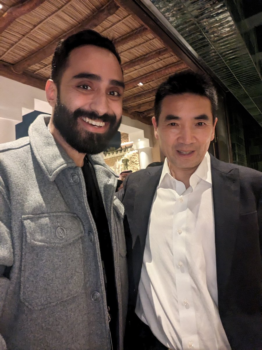 Having dinner tonight with @ericsyuan hosted by @EndeavorSaudi. Here are the main takeaways:

1. This is my first visit in Saudi. It is like a big startup with a missionary team. If you invest in startups, you must invest in Saudi.

2. For all founders, work hard, but most…