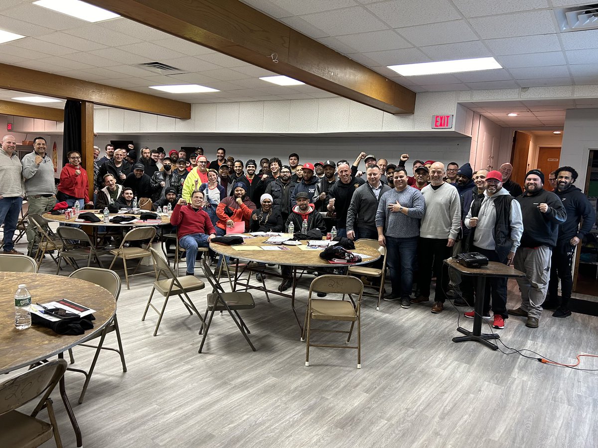 @CWADistrict1 new members (Verizon) welcomed to the ranks of the union. #solidarity #cwa1103 #cwastrong