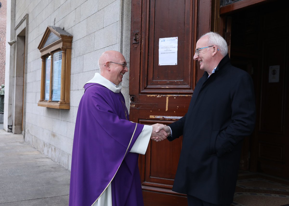 Bishop Kevin Doran of @elphindiocese congratulates Father Donal Roche on his appointment as Auxiliary Bishop of @dublindiocese Read @KevinElphin's message⬇️ catholicbishops.ie/2024/03/05/bis…