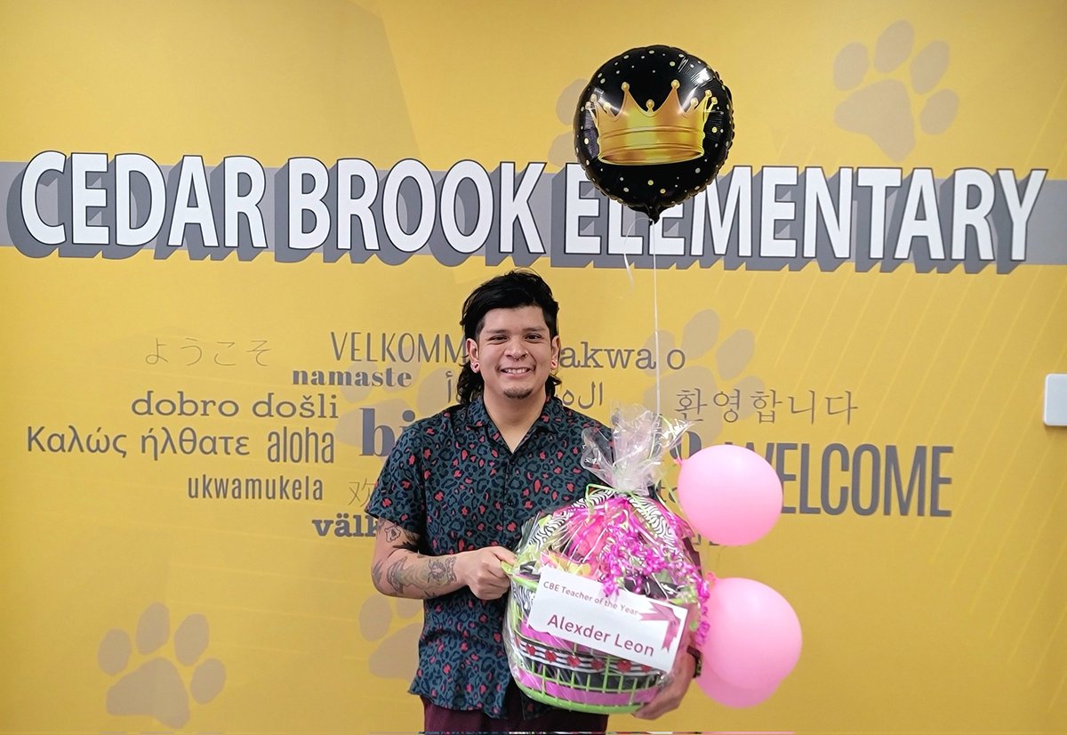 Alejandra Perez (@cbebulldogs) on Twitter photo Mr. Leon is CBE's Teacher of the Year!
We are fortunate to have you at CBE. Thank you for all that you do. Congratulations, we are so proud of you! 👏
<a href="/SBISD/">Spring Branch ISD</a> <a href="/CBELibrary/">Cedar Brook Elem</a> <a href="/leon_alexder/">Alexder Leon</a> Mr. Leon is CBE's Teacher of the Year!
We are fortunate to have you at CBE. Thank you for all that you do. Congratulations, we are so proud of you! 👏
<a href="/SBISD/">Spring Branch ISD</a> <a href="/CBELibrary/">Cedar Brook Elem</a> <a href="/leon_alexder/">Alexder Leon</a>