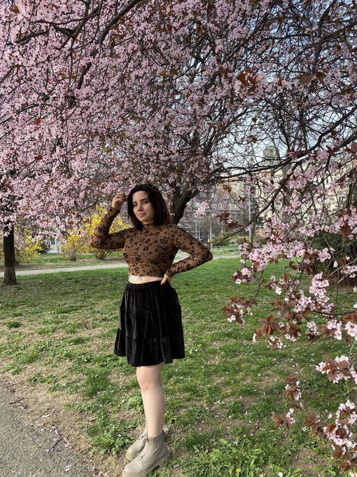 Every girl in spring be like: https://t.co/gXylURtV4I<a href="/tag/tattoo"class="tags"><span>#tattoo</span></a><a href="/tag/camgirl"class="tags"><span>#camgirl</span></a>