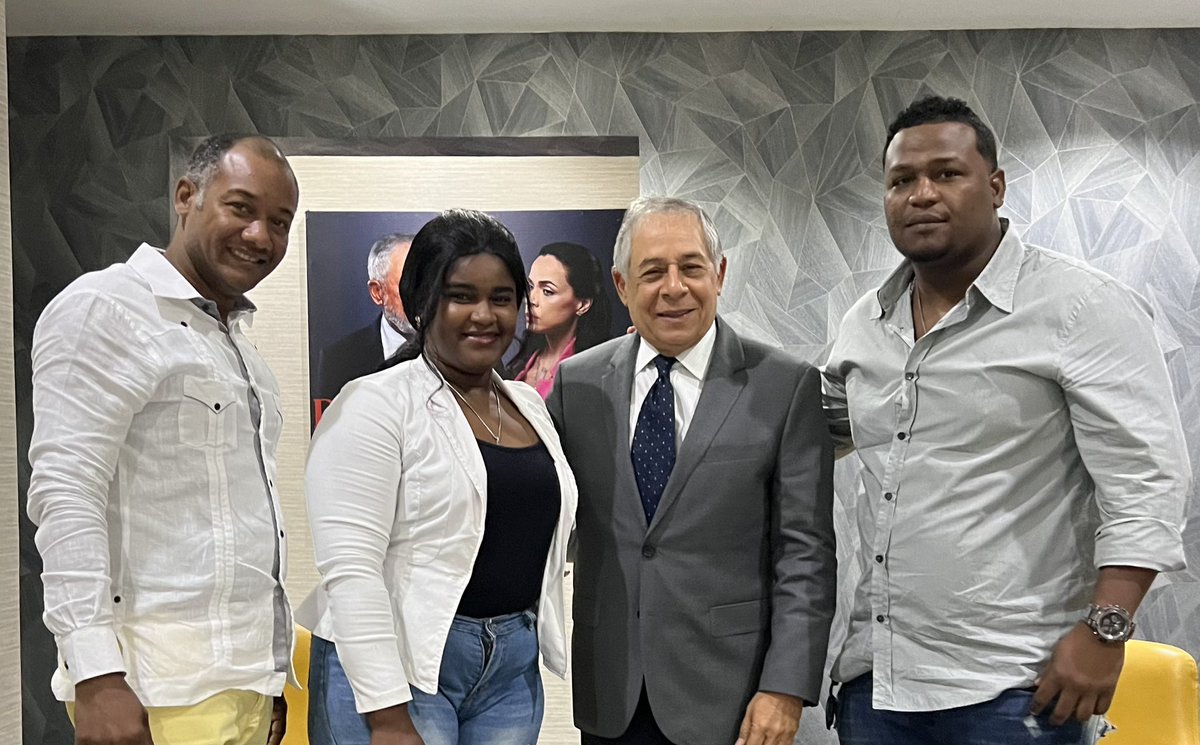 SalcedoGRoberto's tweet photo. Una mañana intensa pero muy provechosa con dirigentes del gran Santo Domingo. Un placer compartir con ustedes. https://t.co/7EuXTWLGMc