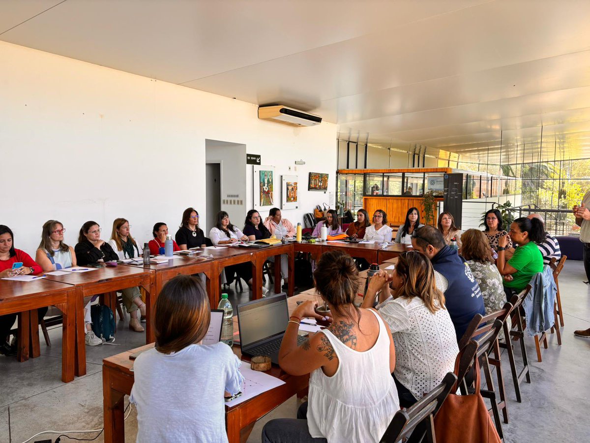 elenalancaster_'s tweet photo. Primera instancia d Capacitación descentralizada del @ced_uy en Colonia para Directores Departamentales y Referentes técnicos de #Accesos. Adquiriendo herramientas para la gestión e intermediación con las Empresas Madrinaspara nuestros participantes. #Herramientas #Oportunidades https://t.co/5S1Jf9Ll51