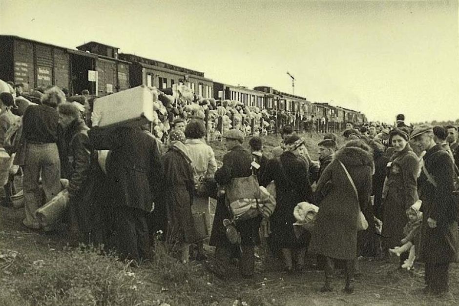 March 5, 1944 | 732 Jews from Westerbork arrive to #Auschwitz from the occupied Netherlands. After the selection, 179 men and 76 women are admitted to the camp as prisoners. The remaining 477 are inmmediately killed in the gas chambers. #NotlongagoNotfaraway