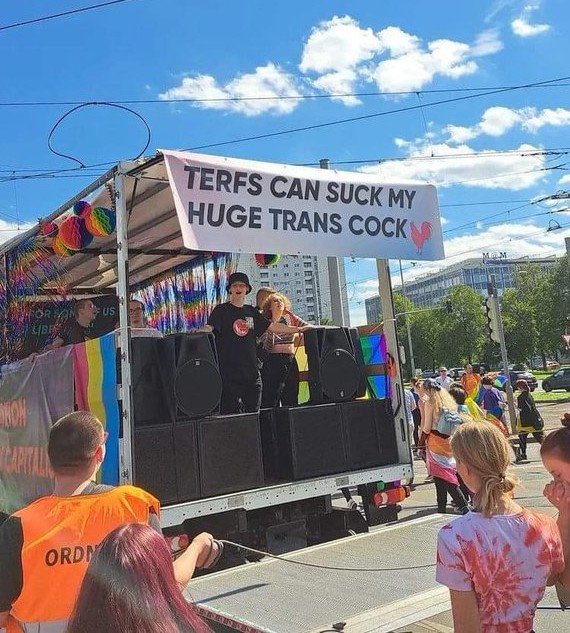 LyllithB's tweet photo. @Frollein_VogelV Dieser Beitrag von der Queer Pride in Dresden sagt alles, da braucht es keinen weiteren Beitrag mehr. https://t.co/7v6bj3ZTyP