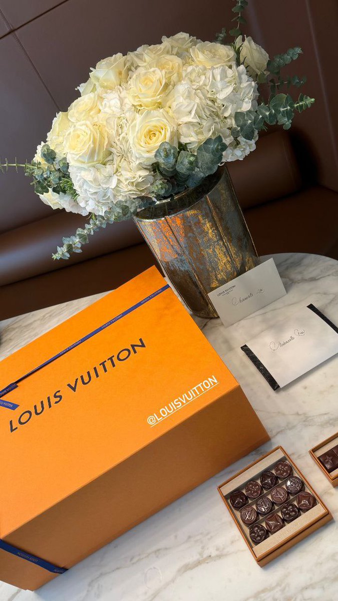 Drop the tags!!!! <a href="/LouisVuitton/">Louis Vuitton</a> 

LISA X LOUIS VUITTON
#LISAxLVFW24  
#ParisFashionWeek
#LVFW24