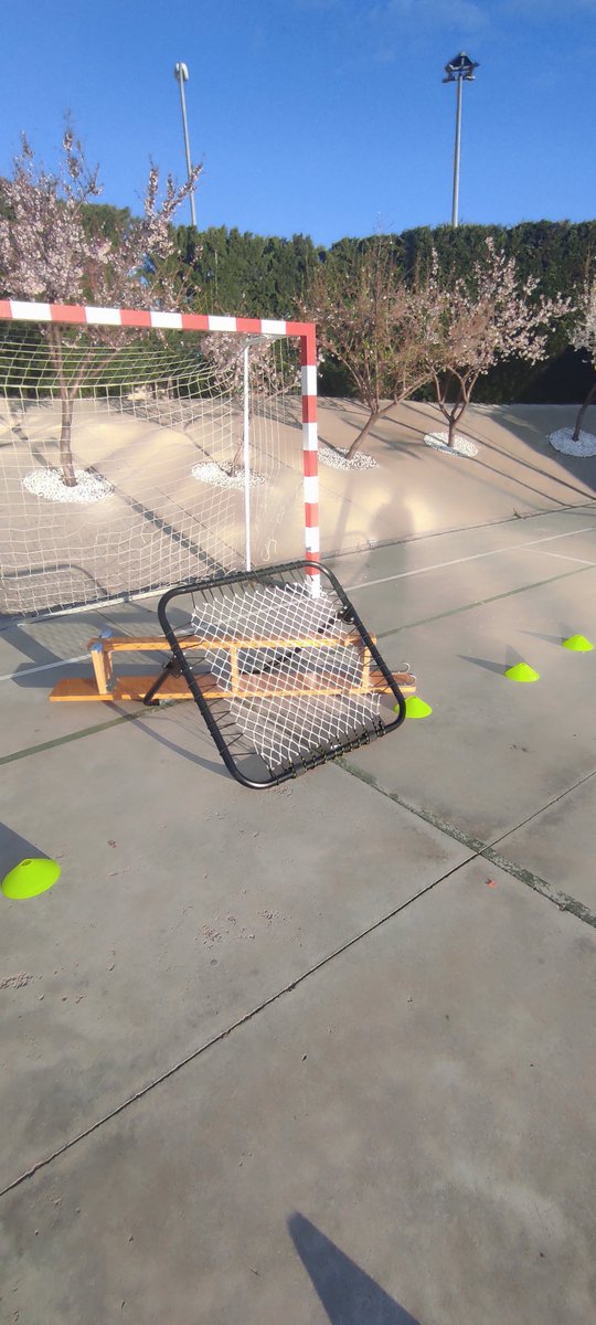 Masterclass de Tchoukball hoy con el @GR37EF 
#formaciónCyL
@cfiesalamanca