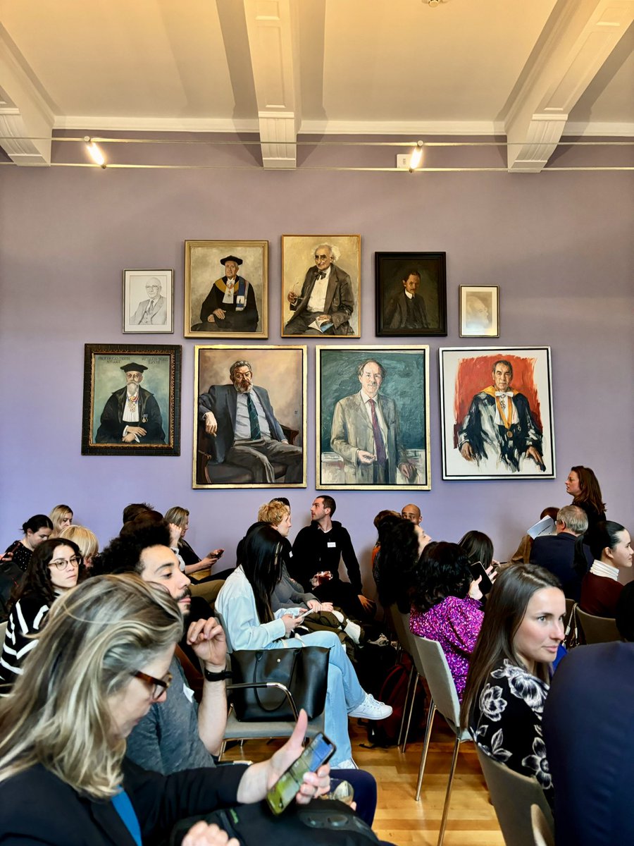 Here at Utrecht Uni for a DEI symposium. But I see only white men on the wall.