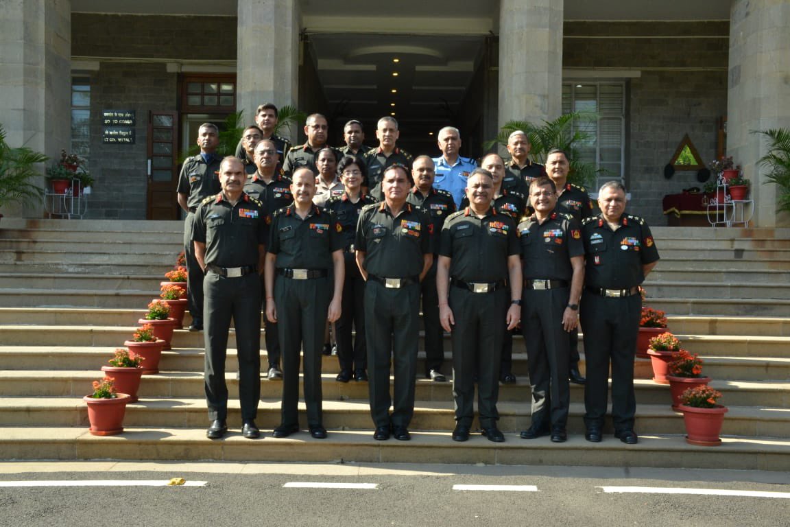 .@dgafms_mod 

'#LtGenDhirajSeth, #ArmyCdrSWC visited #AFMC, #Pune on 05 Mar 2024. He interacted with the Heads of department and complimented the exceptional training offered at the institute. The #ArmyCommander awarded two on the spot commendation cards for dedication to duty.'…