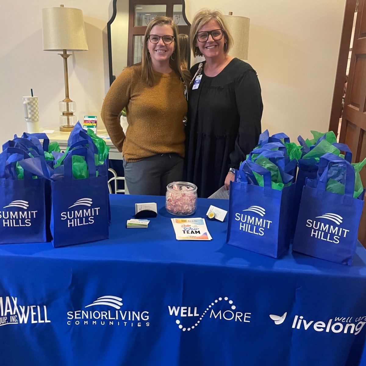 ECPIUniversity's tweet image. #UniversityPartner Summit Hills had the opportunity to sponsor the pinning ceremony for ECPI University&apos;s Practical Nursing Class this month. They loved speaking with the graduating class and representing Senior Living Communities. Thanks for stopping by!
#ECPI #MyECPI #PN