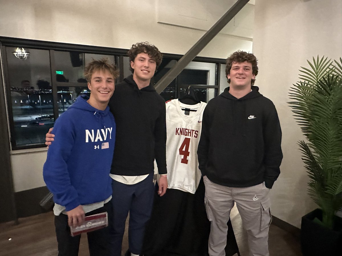 Beyond pumped to play for <a href="/CoachJoeDuPaix/">Joe DuPaix</a> and <a href="/knight_ftbl/">SVU Knights Football</a>! Last night was a great event where Coach layed out the vision for the program! #KnightsEdge 
<a href="/CCHSFOOTBALL_/">CornerCanyonFootball</a> <a href="/KjarEric/">Eric kjar</a> <a href="/CoachMJMurdoch/">Mark Murdoch</a> <a href="/drew_whatcott9/">Drew Whatcott</a> <a href="/QBMotion/">QBMotion</a>