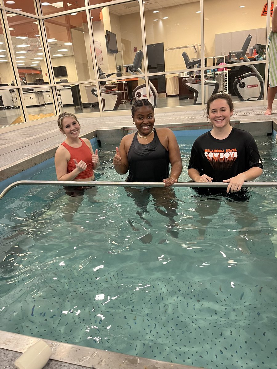 OKStateMAT's tweet image. Happy NATM!!

Last week our MAT1s went up to Stillwater for a field trip to learn all things Aquatic therapy! 

And @aricwarren96 decided to try his hand at a sorority squat 😉

#happynatm #NATM2024 #athletictraining #aquatictherapy #GoPokes #okstatemat