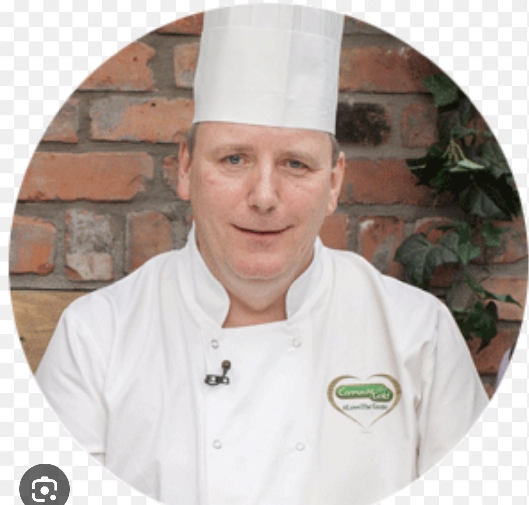 We are deeply saddened to hear of the passing of our dear friend and supporter Joe Shannon. He compered many of our events and was very involved in the local community. We offer our condolences to his wife  Marie and children Orla ,Emer and Joseph. 
Ar dheis Dé go raibh a anam.