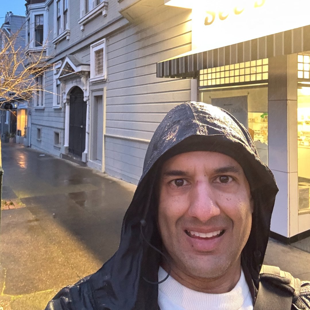 ParagGuptaSF's tweet photo. Have you voted yet?
I started my day at 5:15am out in the rain reminding everyone to vote!
Please vote for all 10 @sfdemsforchange in AD19, we appreciate your support!
#SFDCCC #DCCC #SFelection #vote #votetoday https://t.co/yRURFs0Dln