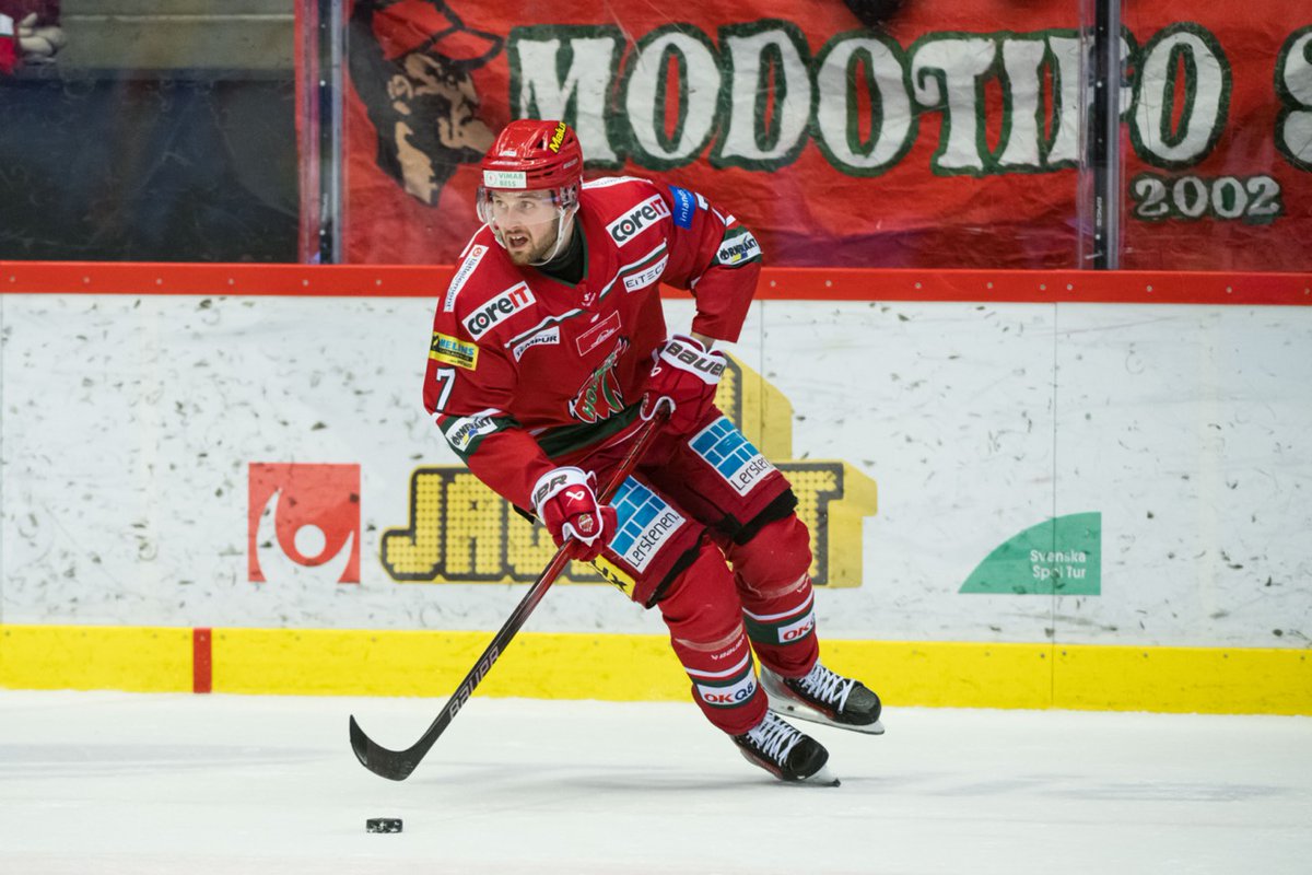 SHLse's tweet photo. 🔥 Norrlandsderby i Hägglunds Arena. @LuleaHockey gästar och senast lagen möttes var den 4 januari, då vann @MoDo_Hockey. Hur tror du kvällens match slutar?
Häng med 📲 https://t.co/HCIyE9DRHv
#MODOLHF #SHL #twittpuck #ishockey #svsshl https://t.co/N8LBUf3bHN
