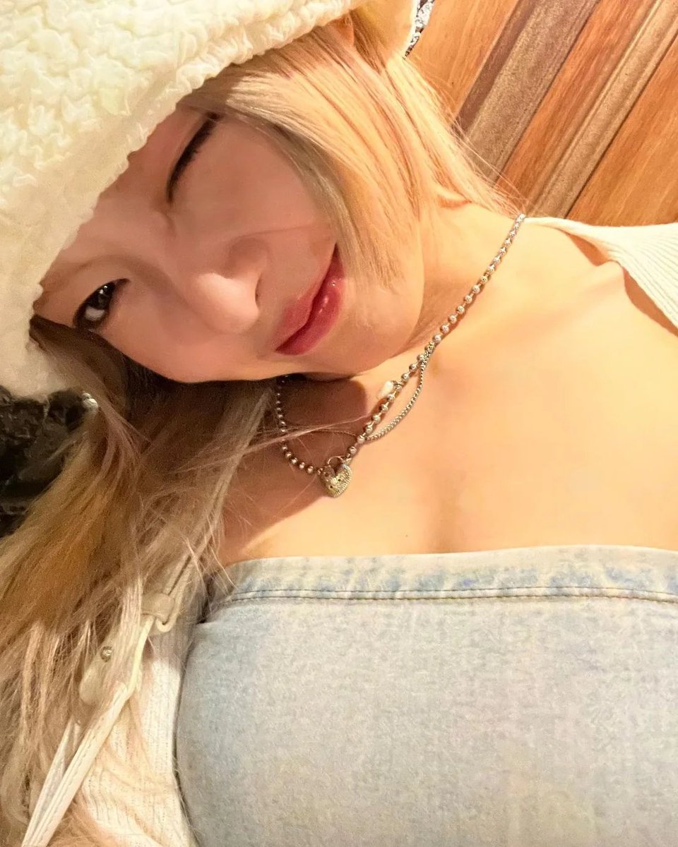 Wondering how many people on here are actually Choa fans👱‍♀️