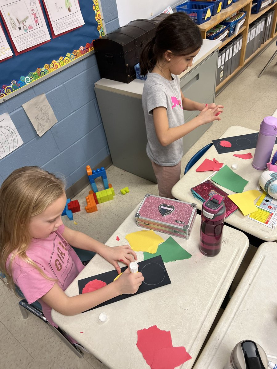 MsHuynh_'s tweet photo. What would life be like without traffic lights? These grade 2 students created posters and traffic light artwork to thank Garrett Morgan for this wonderful creation! 🚦 #BHM @StRitaRock1 https://t.co/3IAWG1Eb6m