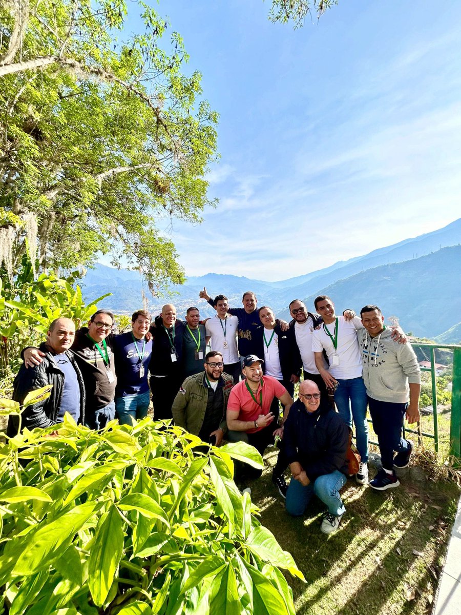 #05Mar #Mérida #Venezuela 
Frontera en Eventos por Mayda Avendaño: Velada de Emausianos reunió a 40 participantes fronteradigital.com.ve/entrada/46411
#Entretenimiento #fronteraresumen