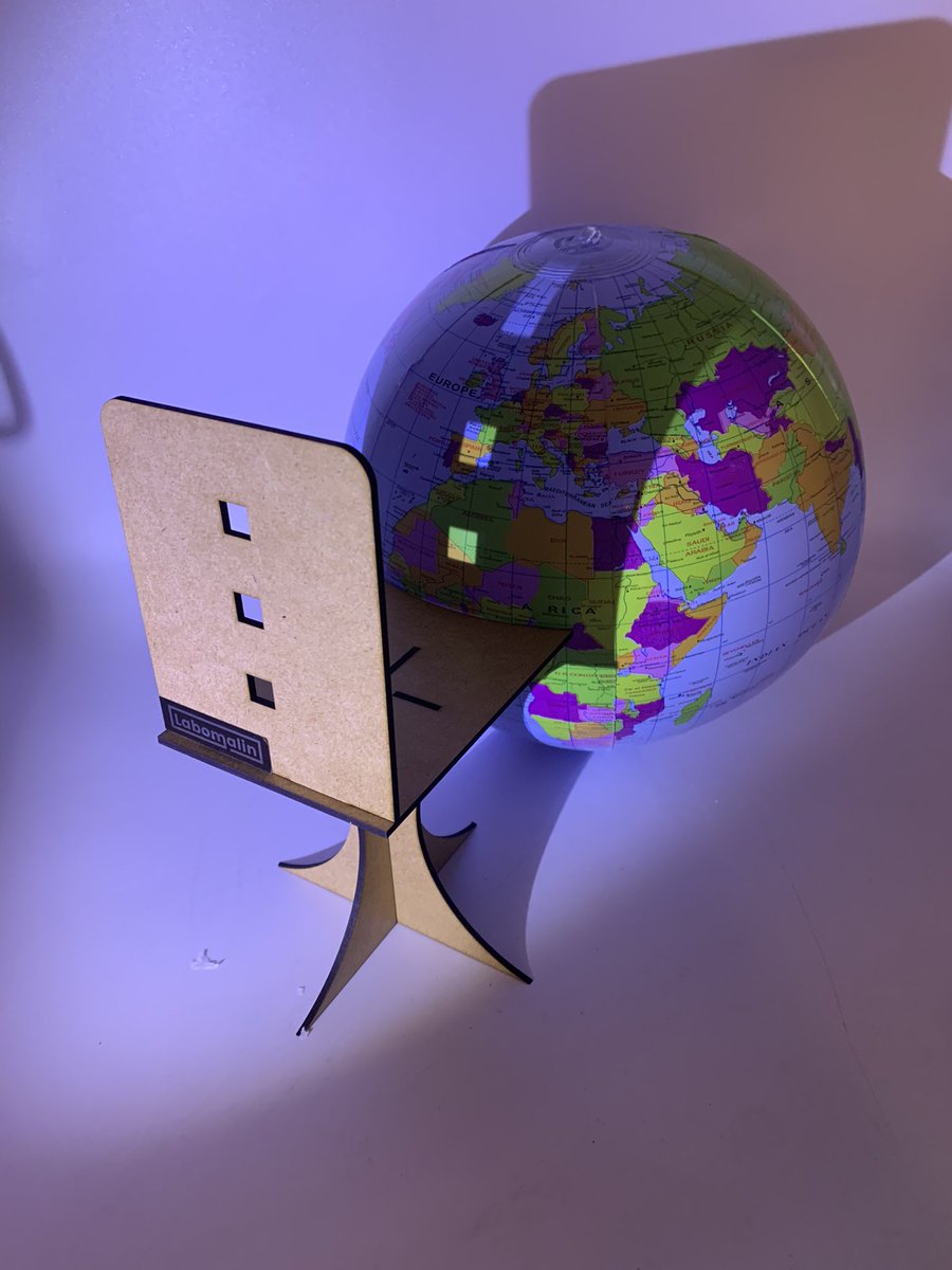 Labomalin1's tweet image. Attention aucune imprimante 3d n’a été utilisée pour ce produit. Prix de la nouvelle maquette avec globe 25cm et lampe torche 27€. #SVT