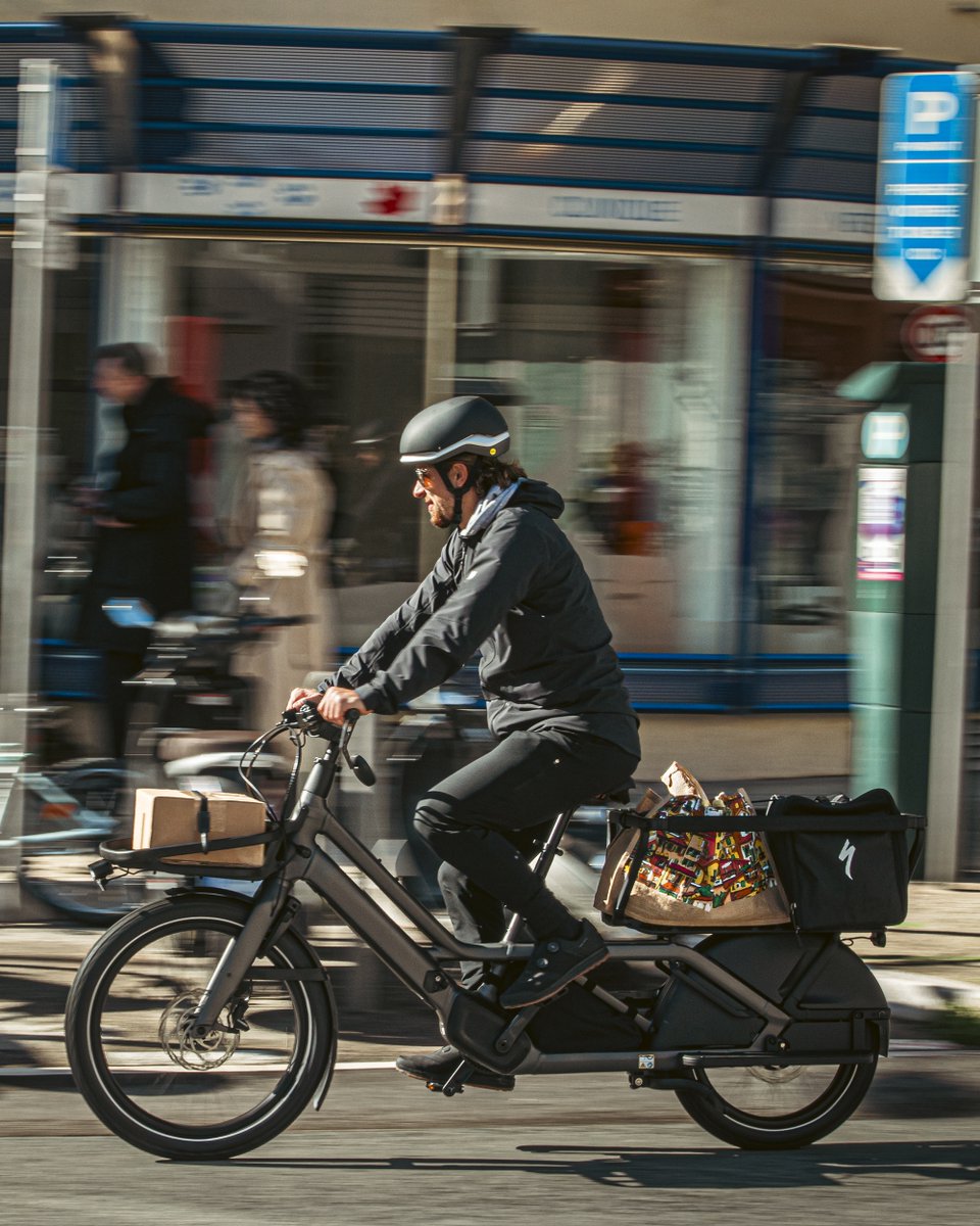 Check out the latest addition to my collection of favorite bikes- the Specialized Porto! I can carry everything I need in my city rides and it accommodates up to two companions! Head to the @iamspecialized website to find out more about it. #specialized #porto #cargobike #ebike