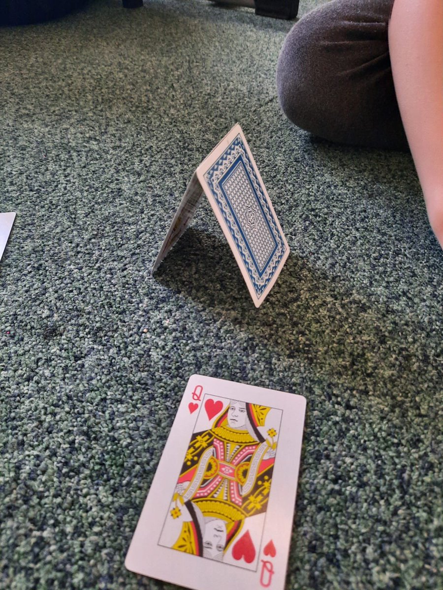 SeafieldHT's tweet image. #skillsforlifeandwork 😃 P3/4G used building materials by means of a pack of cards ❤🖤 to construct their designs 🤓 @DYWMoray #problemsolvingskills 🧐