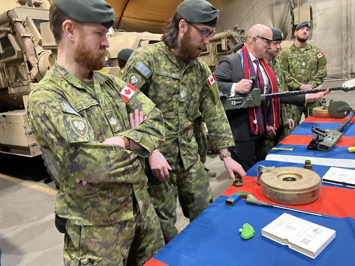 <a href="/UCC_APC/">Ukr Can Congress - Alberta 🇺🇦🇨🇦</a> President <a href="/BoychukOrysia/">Orysia Boychuk</a> and Ukrainian leaders discussed Canada's military support for Ukraine with Ministers <a href="/BillBlair/">Bill Blair</a> and <a href="/R_Boissonnault/">Randy Boissonnault 🏳️‍🌈</a>, including training by <a href="/CanadianForces/">Canadian Armed Forces</a> on Operation UNIFIER in #Edmonton. Grateful for support, anticipating future collaboration.
