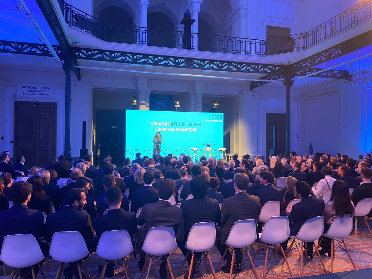Happy to attend old friends at <a href="/ACEA_auto/">ACEA</a> annual reception. Cross-sectoral #futuredriven debates like this is the way forward for our European common industries