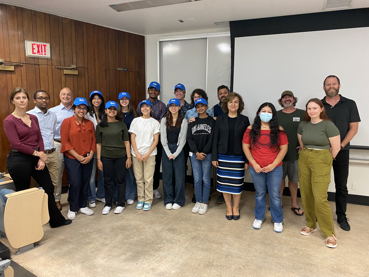 Please re-post and share with students and teachers in LA area, #UCLAPOP hands-on research opportunity for high school students interested in careers in science @baljit_khakh @dgsomucla @UCLA @UCLAAnes uclahealth.org/news/high-scho…