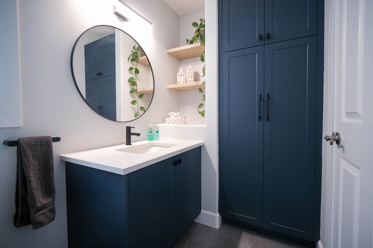 SmithnSonsGC's tweet photo. Don't overlook your laundry room during renovations! 👕

It's more than just a functional space—it's an opportunity to enhance both efficiency and style in your home. 💙

General Contractor: Smith &amp; Sons Vernon North

 #laundryroom #bathroomreno #VernonBC https://t.co/DbBDiyZX79