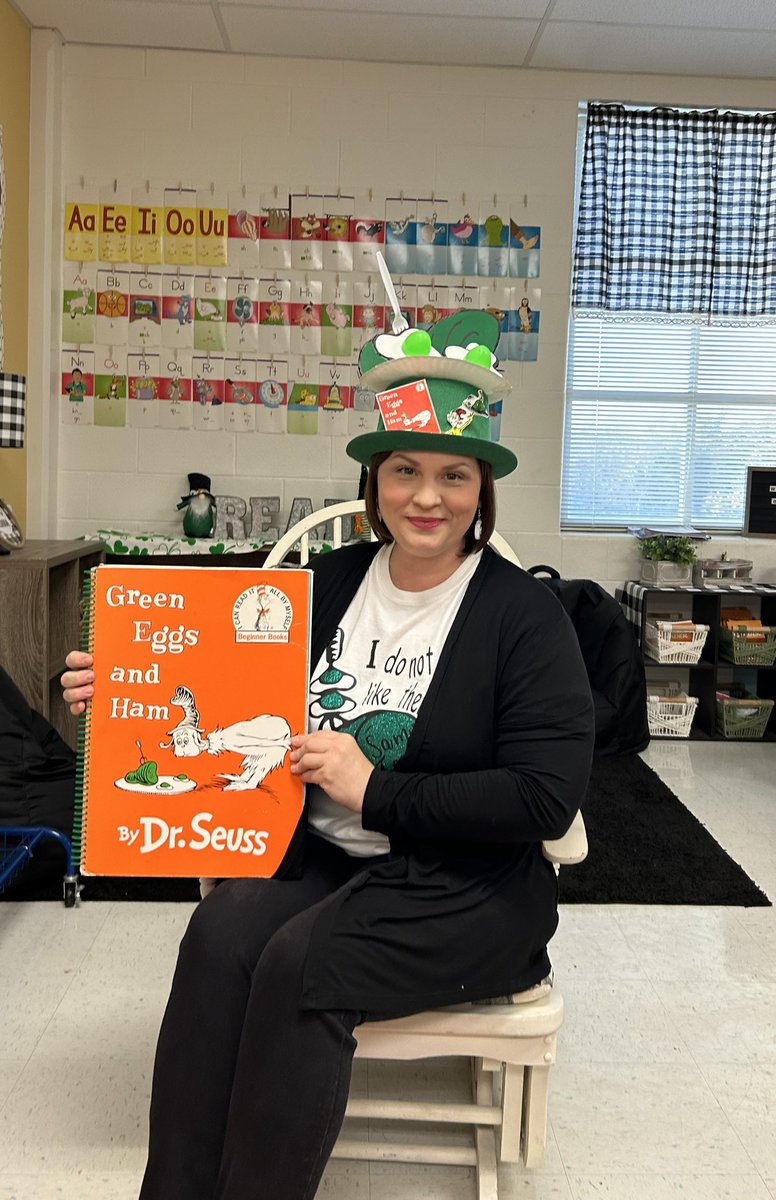 LaceyDye22's tweet photo. Hat Day!! Read Across America week 📚 We LOVE to read in 1st grade! @NISDBoldt @nisdelemelar https://t.co/UkD6gBqOm2