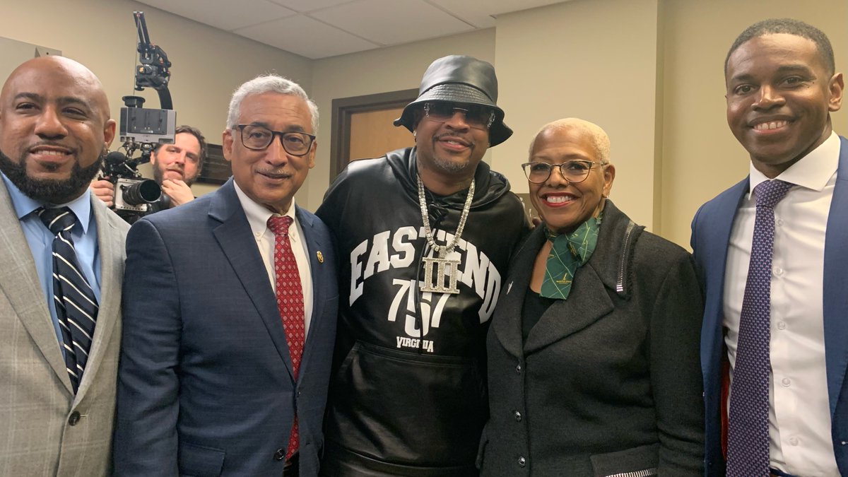 Norfolkstate's tweet photo. The Allen Iverson Way Street Dedication Ceremony brought the community together to honor a legend! President Dr. Javaune Adams-Gaston, 76ers VP Mike Goings, and Marcellus Spencer 'Boo' Williams joined in the celebration. #NSU #AllenIverson #Behold https://t.co/hq6wafhWIm