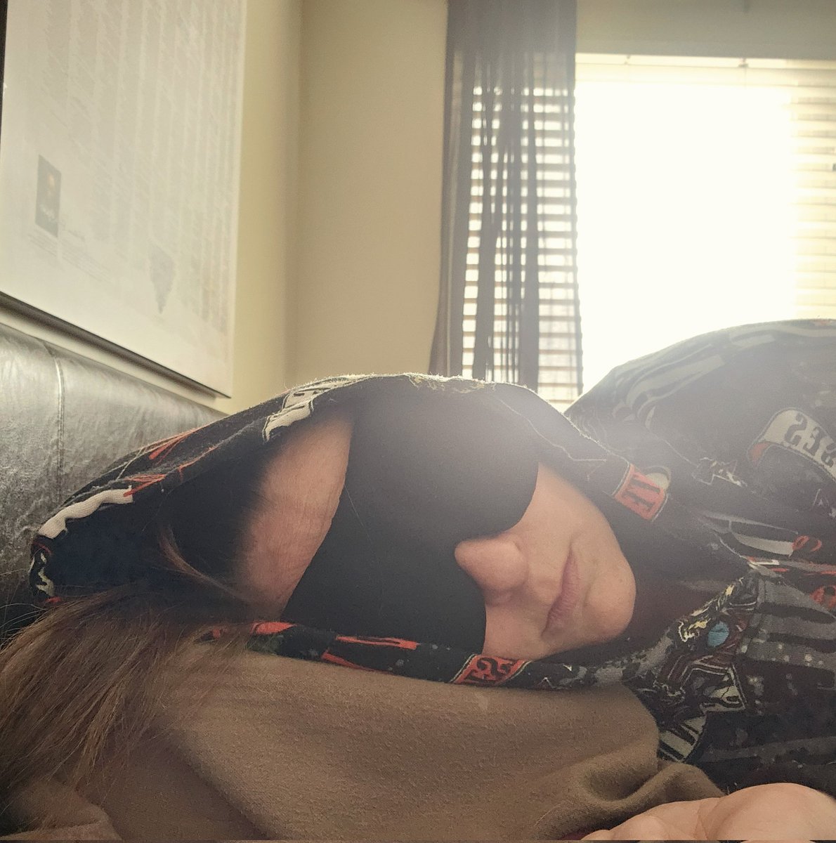 JennEph21's tweet image. #Lupus is kicking my ass today.  #SpoonTheory #NoSpoons #Spoonie #LupusWarrior #Survivor I cannot stay awake 😔😞