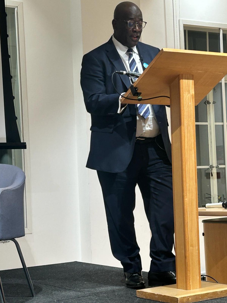 We @KenyaMissionUK were delighted to co-host open debate on African Agency with the @ALC_KCL at King's College, with diplomats, academics, business leaders, politicians &students exchanging robust views on what's needed for Africa to meet its aspirations.   KingsAfricaWeek. 1/2
