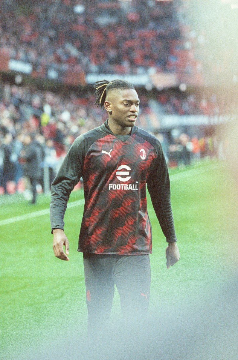 State_Of_Hugo's tweet photo. @RafaeLeao7 🎞️ #Rennes #Milan #EuropaLeague #RoazhonPark https://t.co/sbQwKwcrac