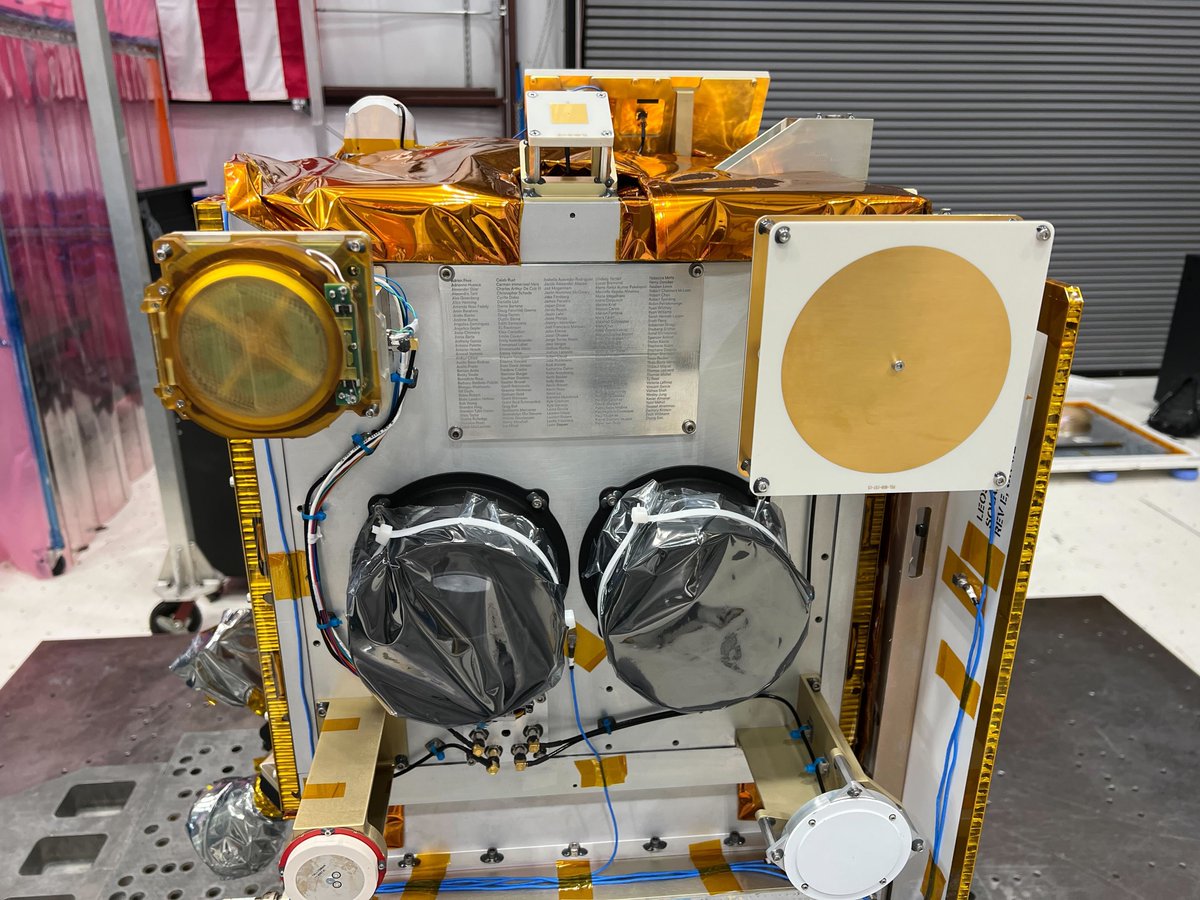 ✅ We've made contact with YAM-6! We'll share more updates when we deploy customer missions. ⚡

One more thing: YAM-6 has a plate inscribed with our team's names and represents the work that has gone into building space infrastructure. 🪩