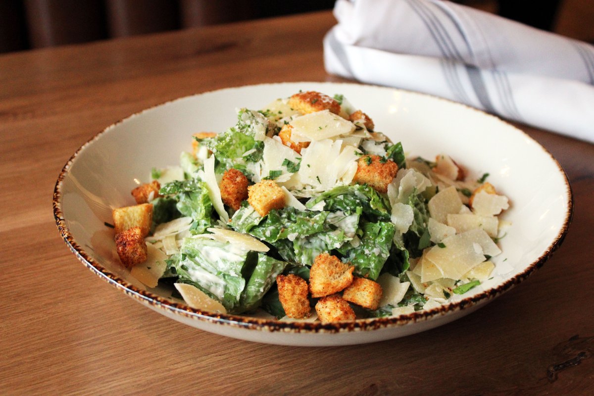 The simple pleasures of a Diet Coke + Caesar Salad 🤤🤤

#rivernorthbistro #rivernorthchicago #chicagorestaurants #chicagofood #caesarsalad #rivernorth #lunch #girllunch