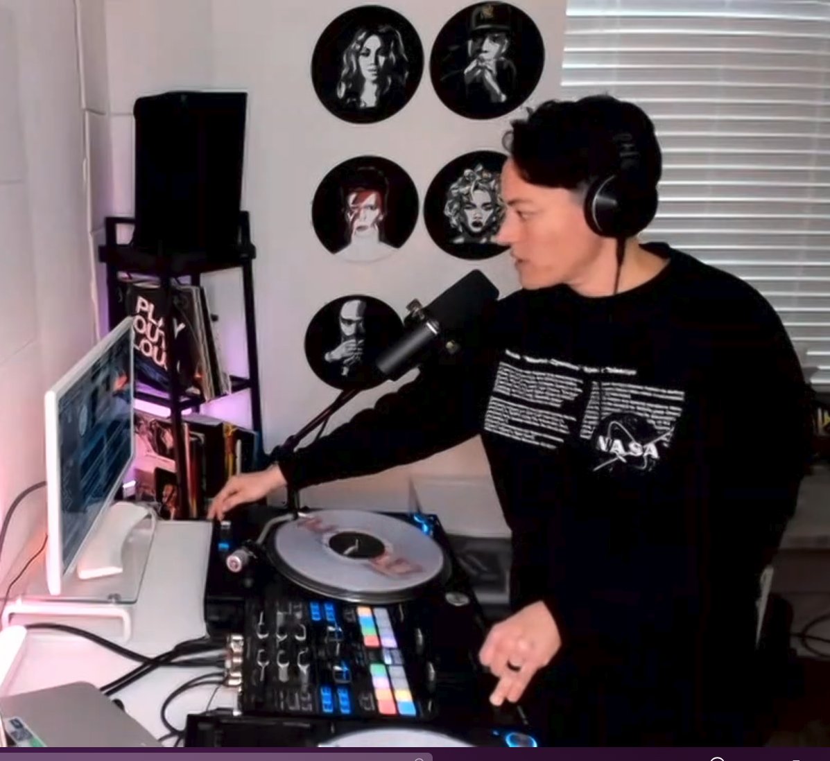 Everyone! Our favorite DJ (<a href="/DJKeelez/">DJ Keelez</a>) is back and taking requests! Join us on Pheedloop to request songs