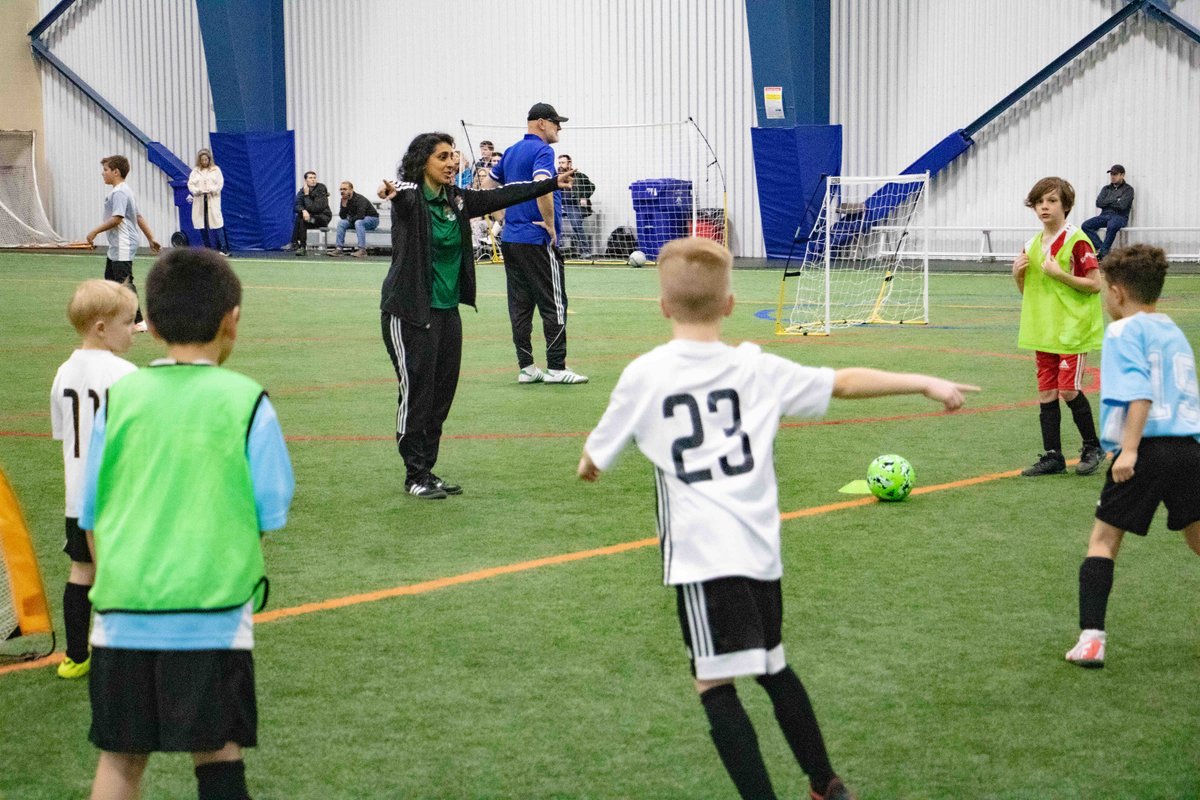 Both our recreational and competetive players enjoyed hosting  Ontario Tech  athletes and staff and are extremely grateful for the time spent learning and interacting with everyone at our meet and greet event!

Looking forward to more kick abouts in the future!