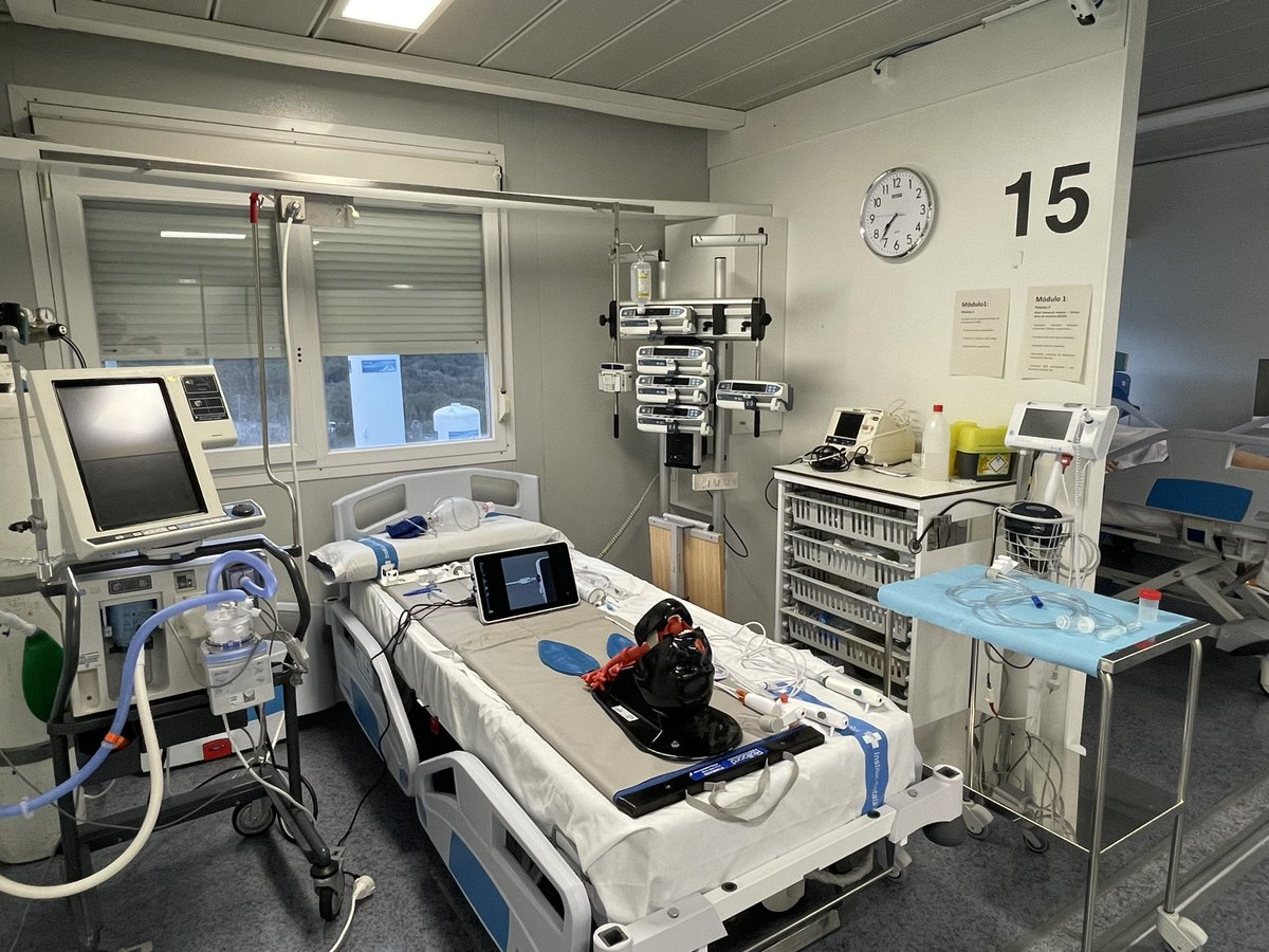 BroncoscopiaUCI's tweet image. Edición 2024 
Taller de simulación clínica  
Broncoscopia flexible en UCI
@hgermanstrias @SOCMIC @semicyuc @AmbuEurope @MTSimulators #simulacion #broncoscopia
