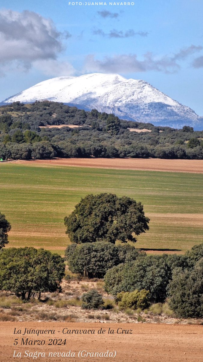 MeteOrihuela's tweet photo. ¡Majestuosa! Esta mañana (05/03/2024), vistas desde #LaJunquera, pedanía de #CaravacaDeLaCruz (#Murcia), hacia la Sierra de #LaSagra, entre términos municipales #PueblaDeDonFadrique y #Huéscar (#Granada). Abrupto pico o promontorio aislado de 2383 msnm. Imagen: @JuanmaMoralejo. https://t.co/vyjZhppdBO