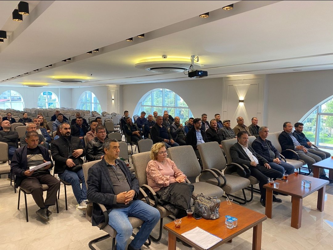 AydOrman's tweet photo. Kooperatif yöneticilerine Kooperatif Ana Sözleşme İntibakı, KOOPBİS ve Derecelendirme konularında eğitim verildi.
#tarımveormanbakanlığı #Aydınvaliliği #yumaklıibrahim ##yakupcanbolat #ibrahimaltıntaş #aydıniltarım #nazilli #nazilliilçetarım #kooperatif https://t.co/ib9giuY0cR